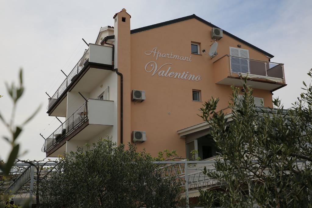 Apartments Valentino Водице Экстерьер фото